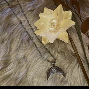 Mermaid tail necklace....silver🧜‍♀️